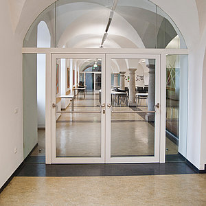 Quatro Hauseingagnstür - Schallschutz-Sicherhheitstür - Fenster, Tür Wien